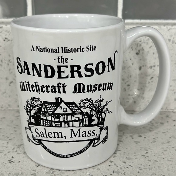 DISNEY Hocus Pocus Binx and Sanderson sisters mug! - Picture 4 of 6